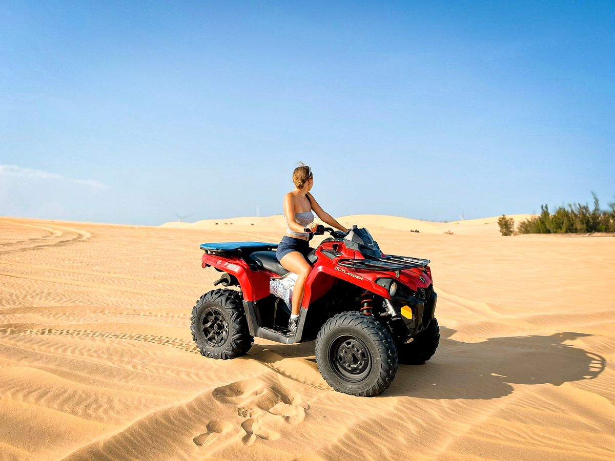 Tour Jeep Đồi Cát Mũi Né: Trải Nghiệm Trọn Vẹn Từ Bình Minh Đến Hoàng Hôn